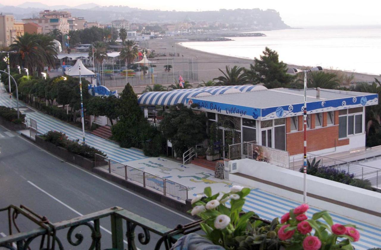 House By The Sea Apartment Albissola Marina Exterior photo